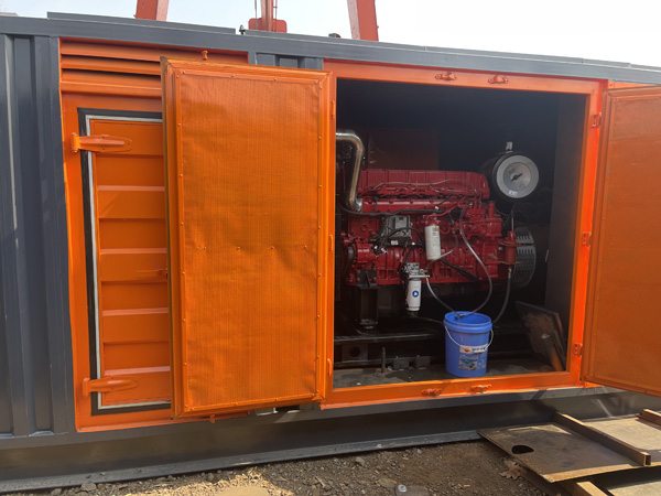渝中哪些因素会影响 200KW 柴油发电机的燃油消耗率？